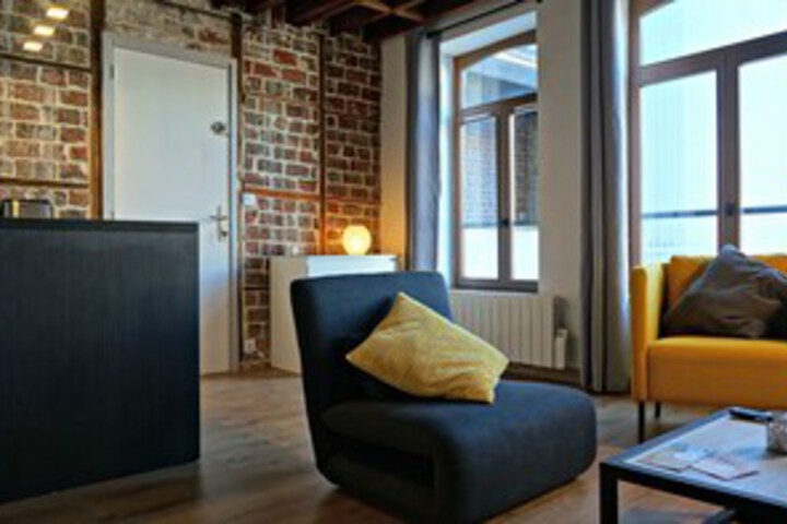 Room 10 of 18