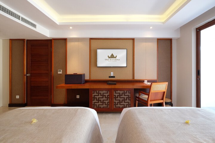 Room 8 of 158