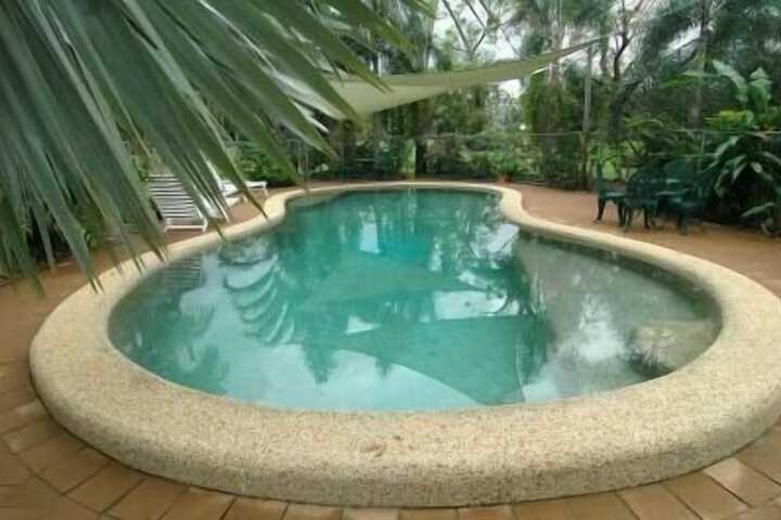 Pool 12 of 26