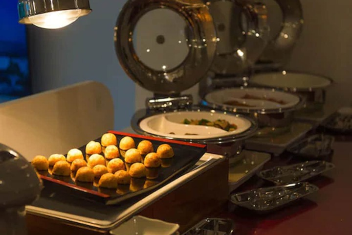 Dining 55 of 71