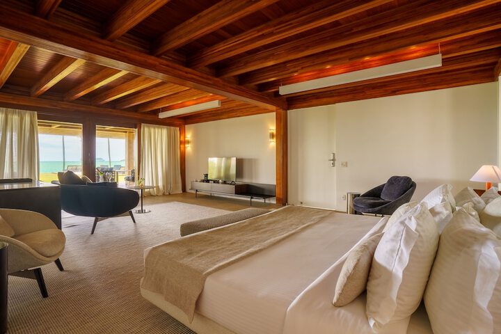 Room 4 of 193