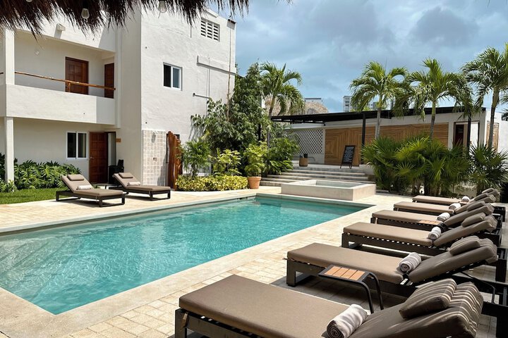 Pool 50 of 60