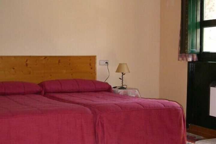 Room 10 of 14