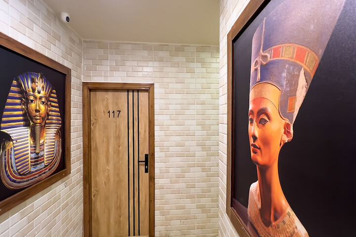 Room 183 of 284
