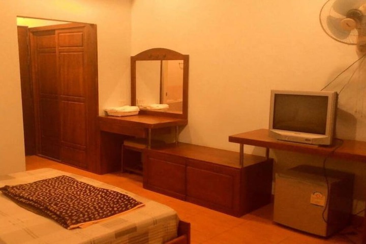 Room 5 of 23