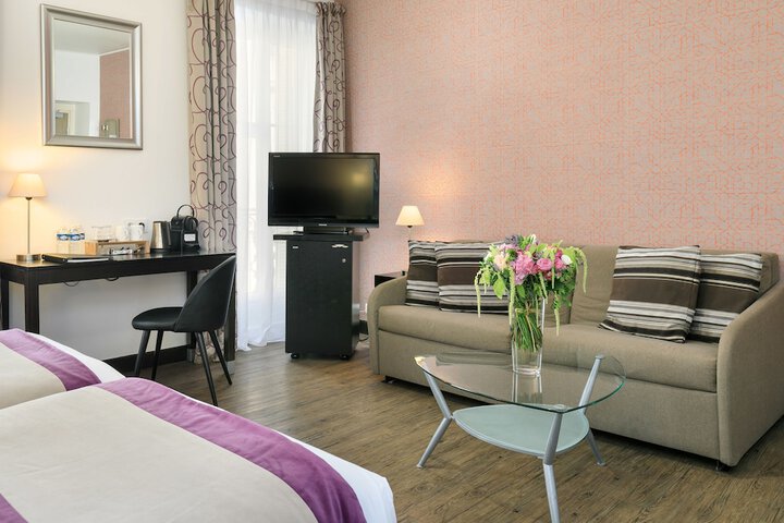 Room 49 of 106