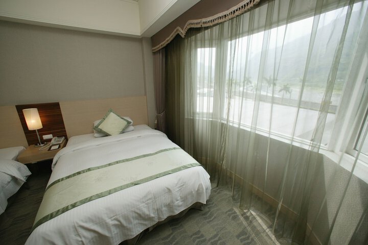 Room 13 of 90