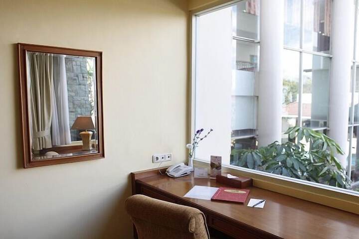 Room 20 of 42