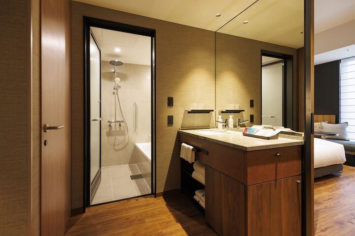Room 35 of 62