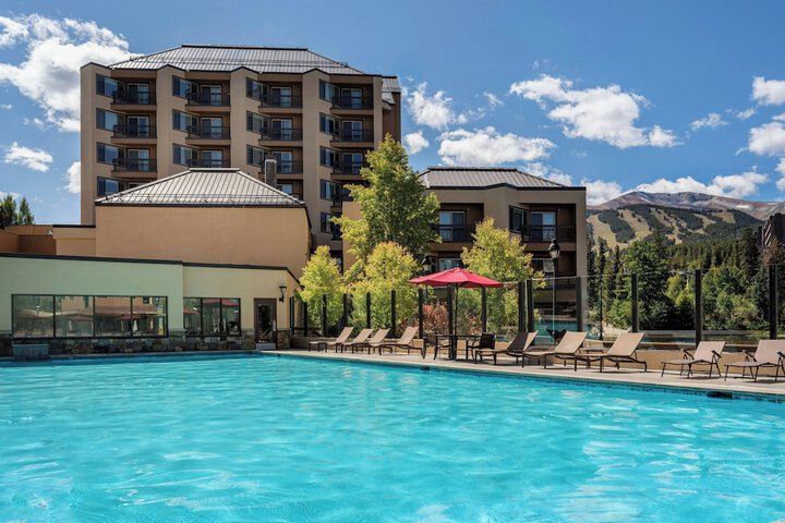Pool Hotel