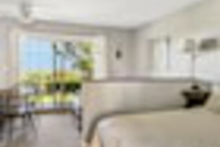 Room 206 of 663