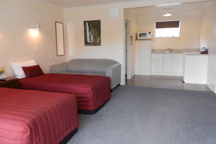 Room 5 of 114