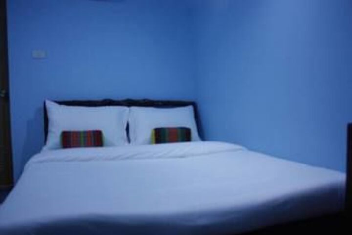 Room 17 of 37