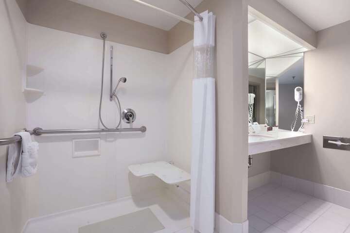 Room 21 of 48