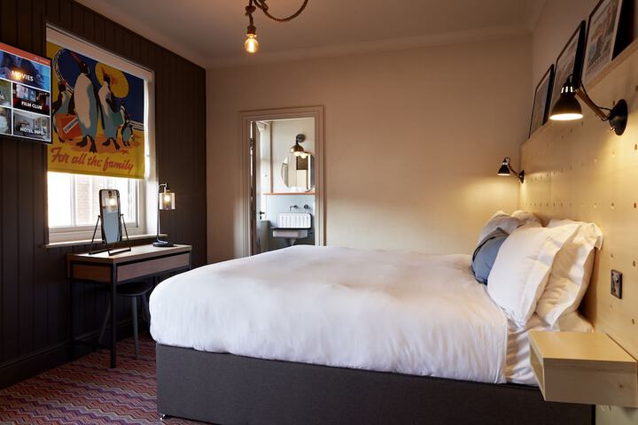 Room 21 of 60