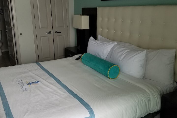 Room 35 of 190
