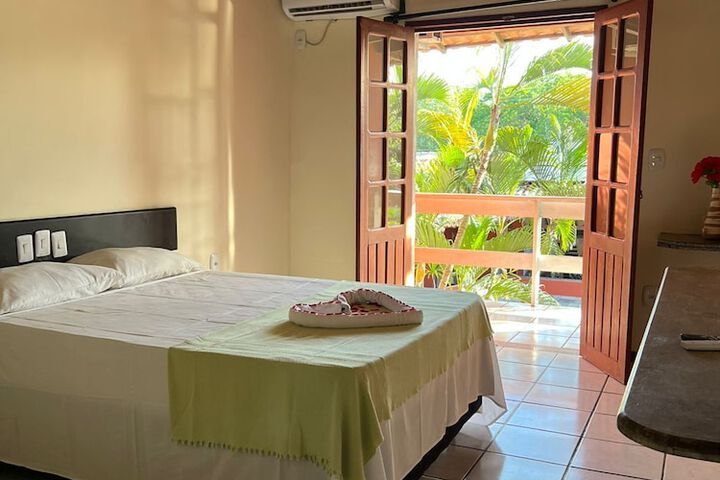 Room 8 of 33