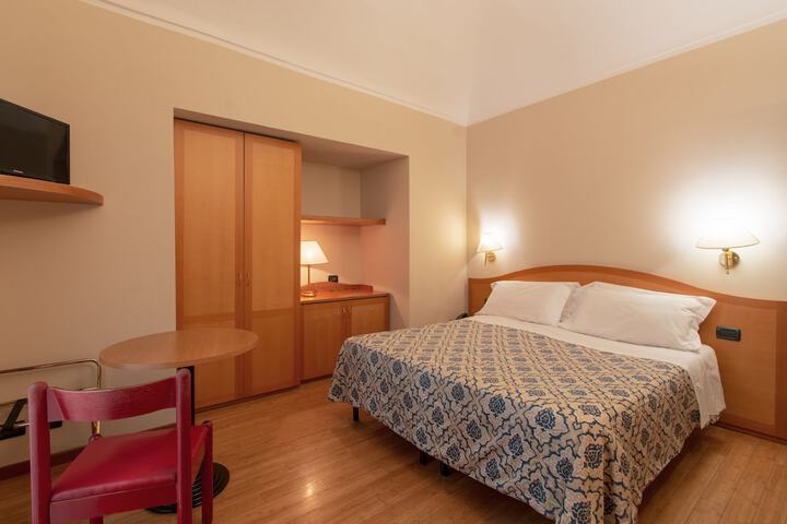 Room 14 of 30