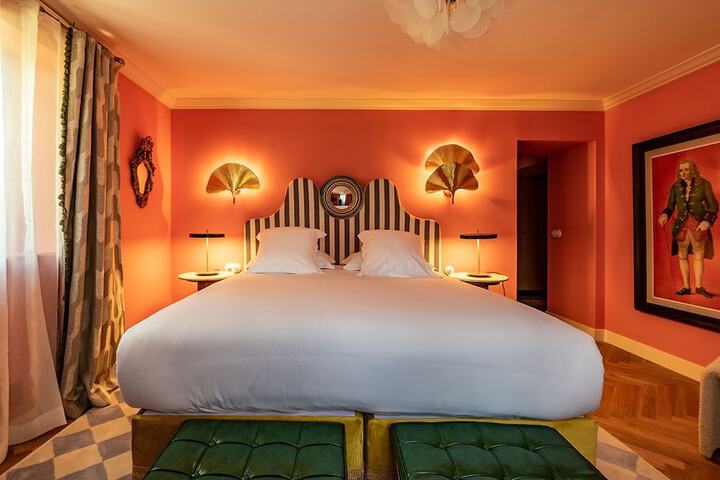 Room 15 of 94