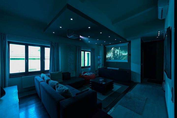 Room 3 of 28