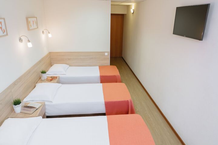 Room 15 of 100