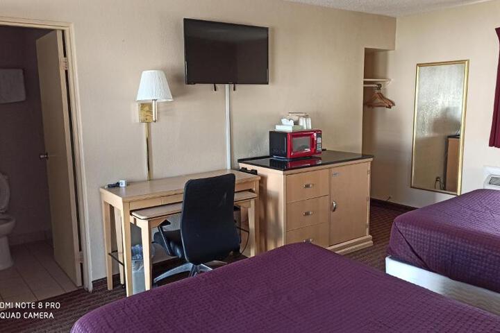 Basic Double Room (5 of 5)