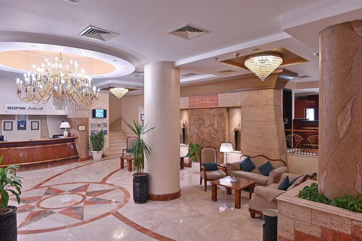 Entrance & Lobby