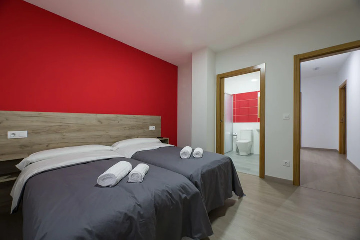 Room 5 of 10