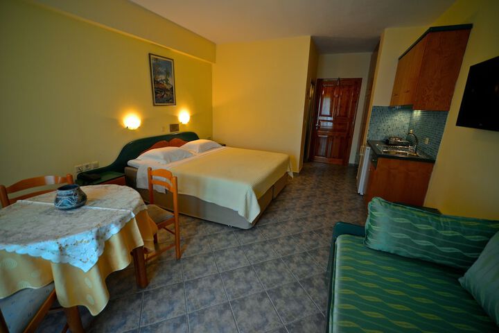Room 6 of 86