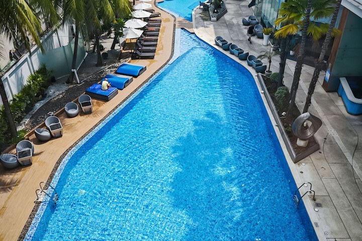 Pool 100 of 148