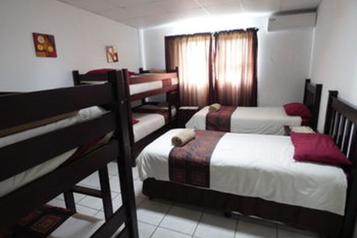 Room 9 of 16