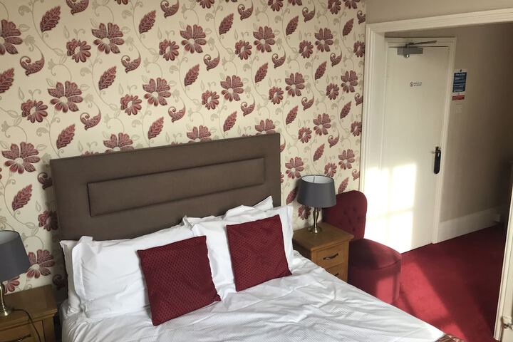 Room 26 of 80