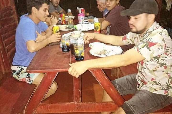 Dining 8 of 30