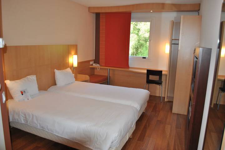 Room 5 of 51