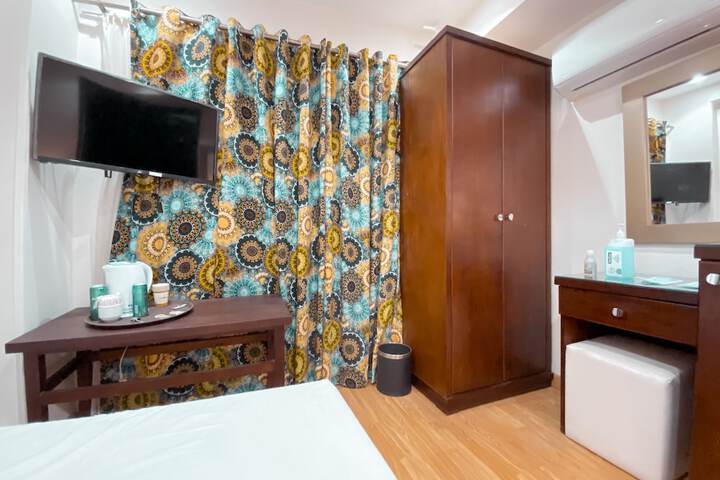 Room 16 of 44