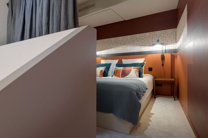 Room 38 of 285