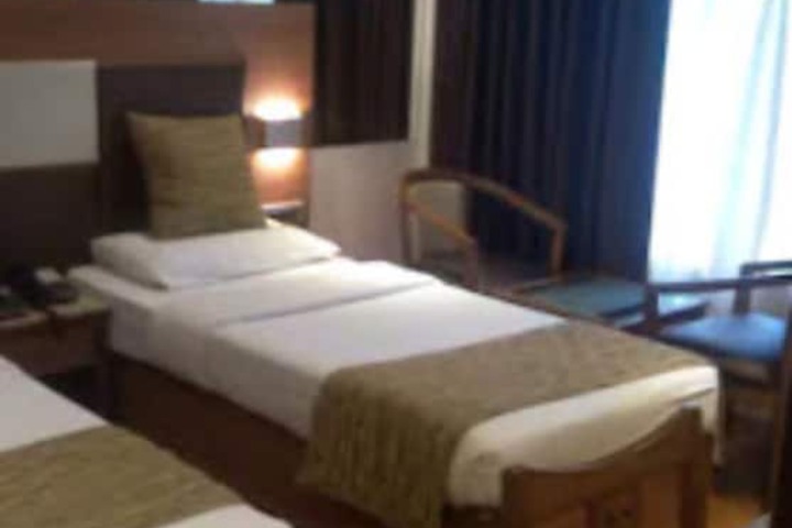Room 13 of 27