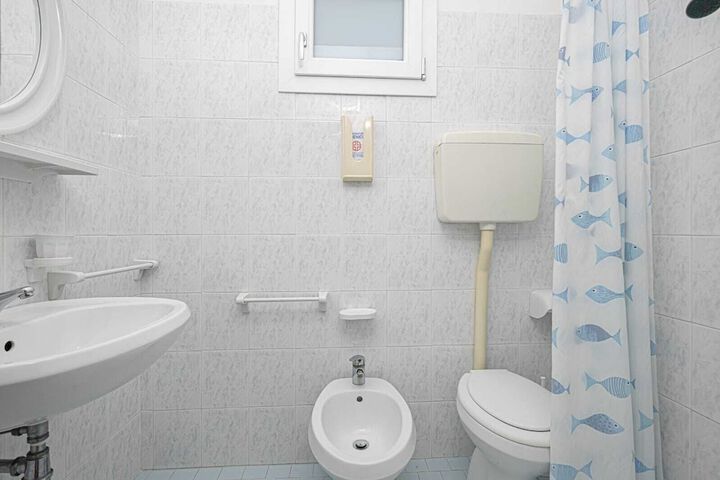 Room 20 of 36