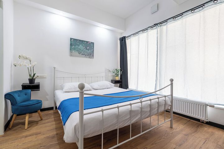 Room 9 of 29