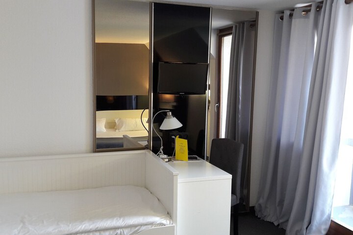 Room 4 of 45
