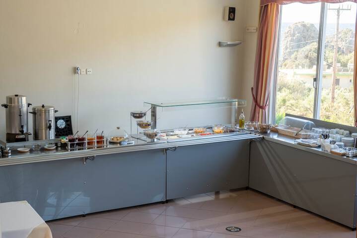 Dining 16 of 28