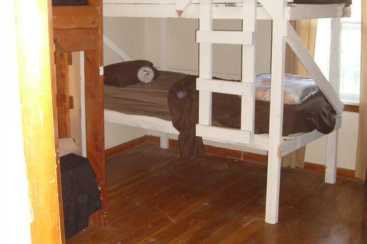Room 4 of 37