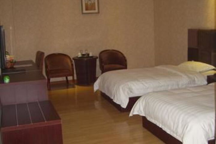 Room 13 of 28