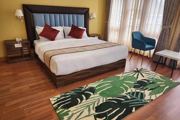 Room 10 of 25