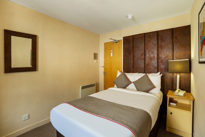 Room 26 of 58