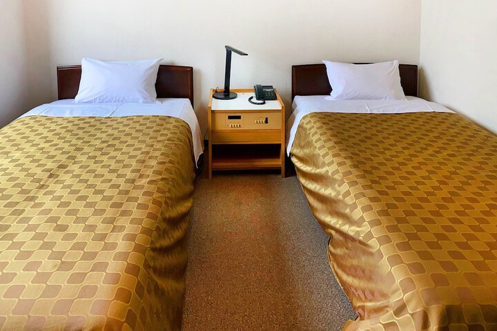 Room 9 of 16