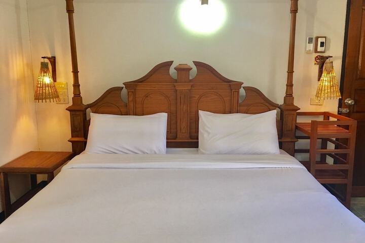 Room 13 of 63