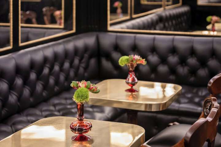 Lounge 162 of 179