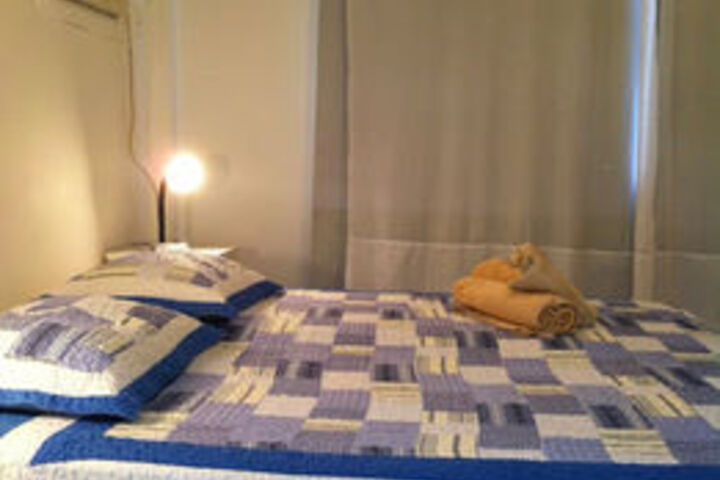 Room 9 of 18