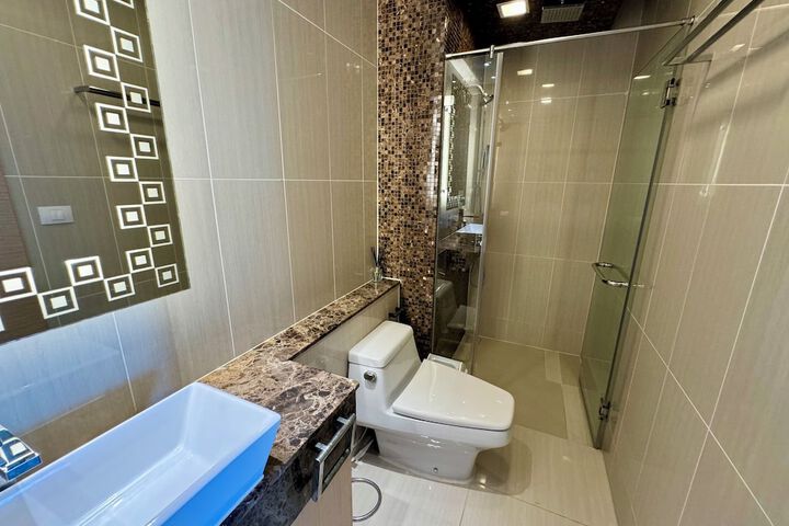 Room 15 of 21